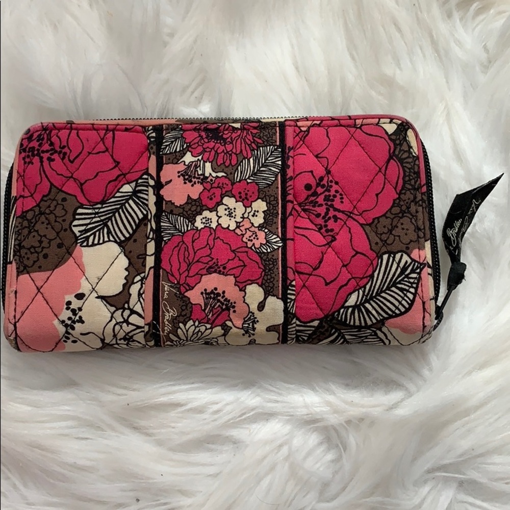 Vera Bradley zip wallet